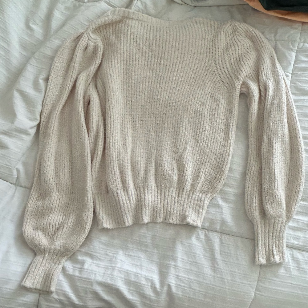 sweater - Picture 4 of 4